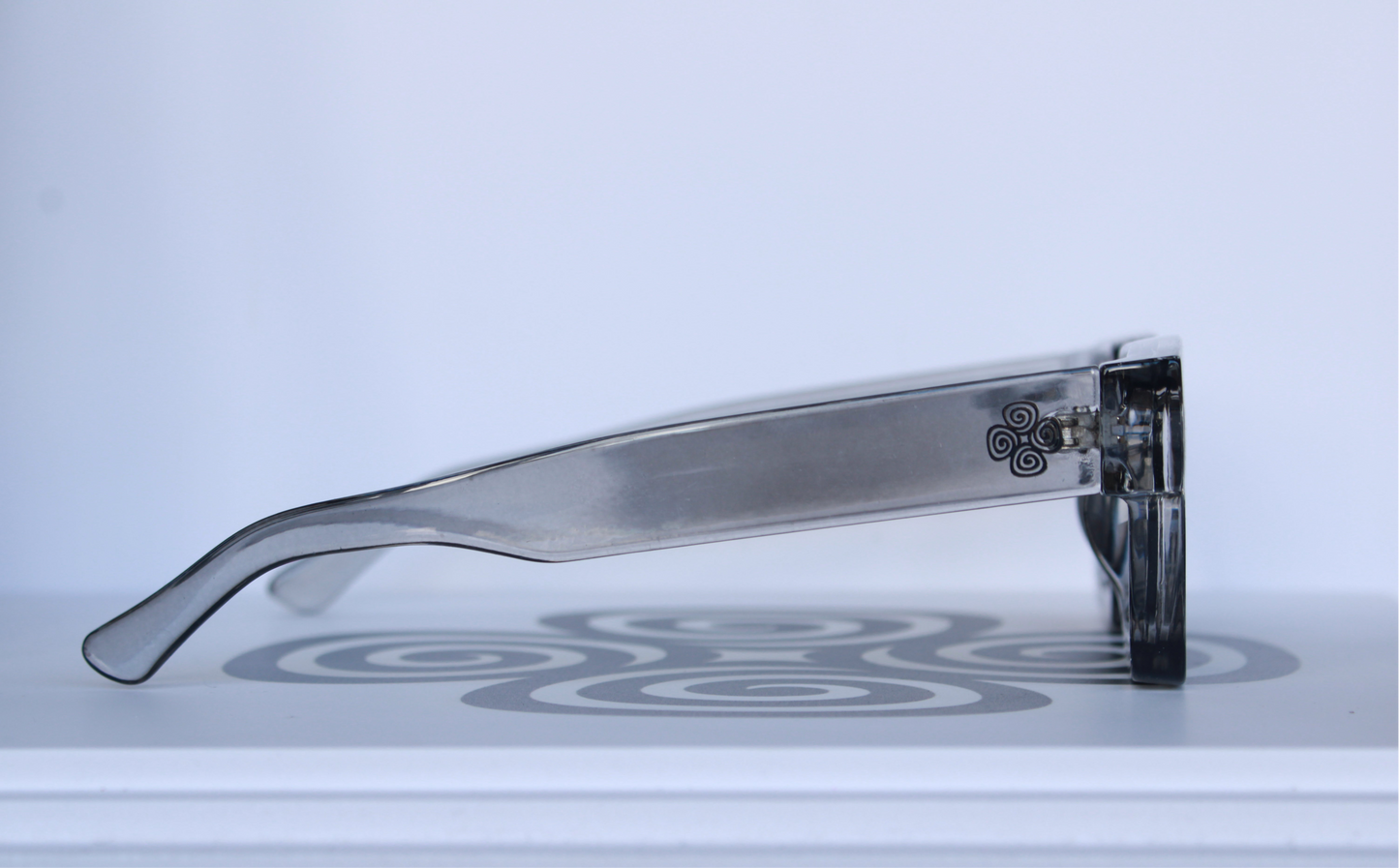 CLASSIC ZONNEBRIL GRIJS/ZILVER