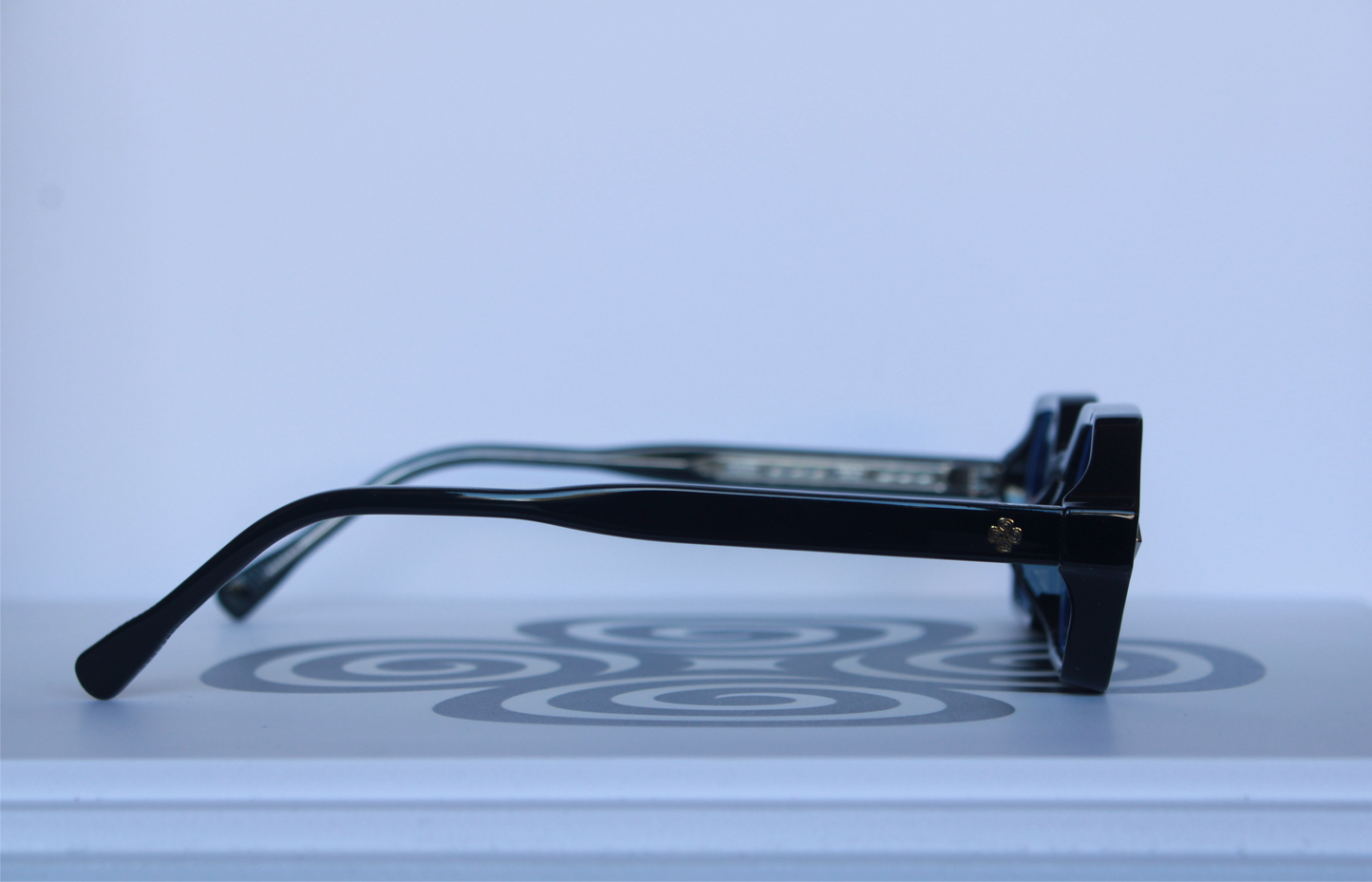 CHIQUE BRIL ZWART/B-FILTER/GOUD