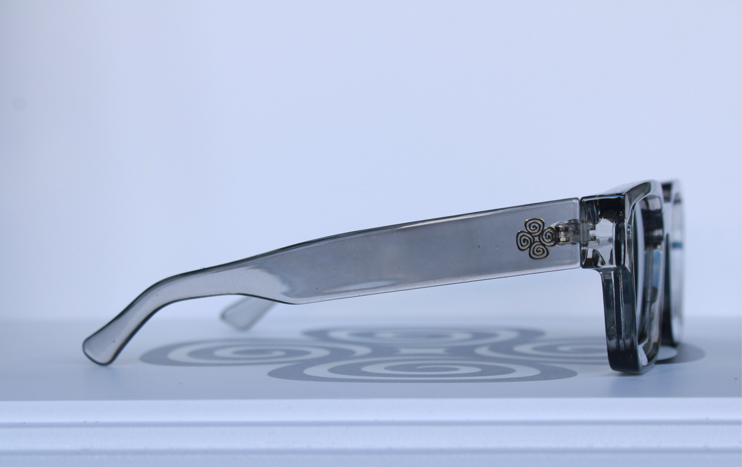 CLASSIC ZONNEBRIL GRIJS/GOUD