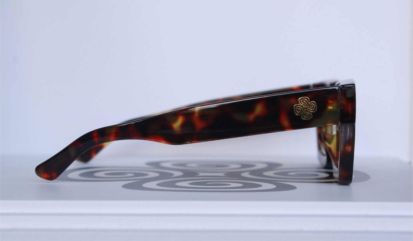 CLASSIC ZONNEBRIL TIGRE/BRUIN/GOUD