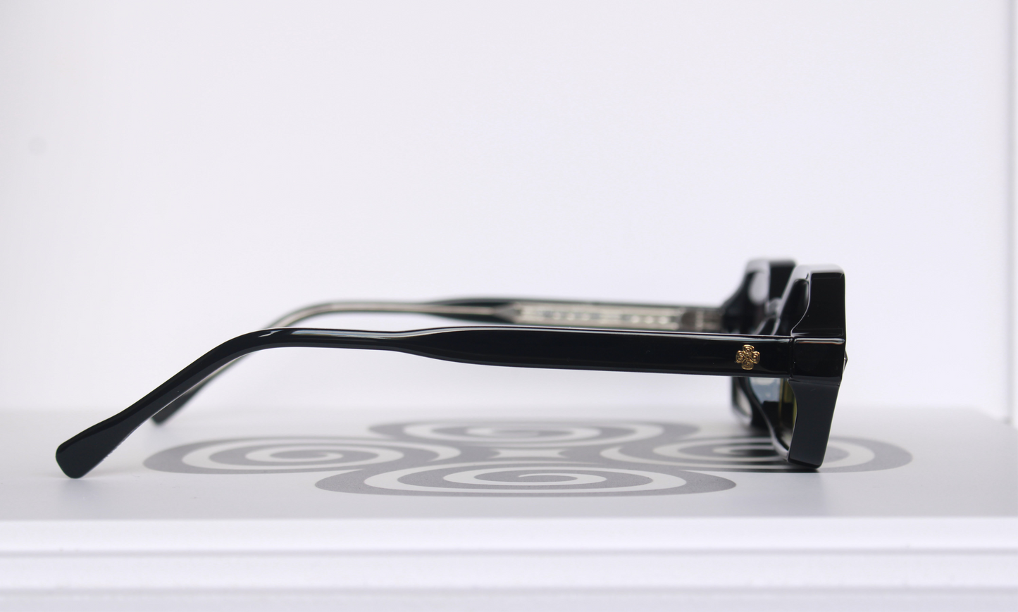 CHIQUE BRIL ZWART/MARACUJA/GOUD