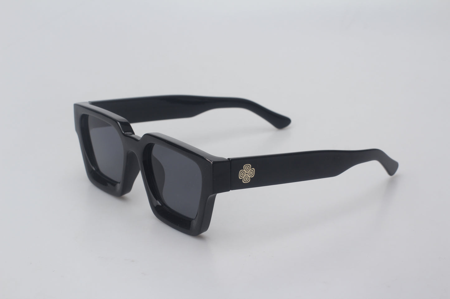 CLASSIC SUNGLASSES BLACK/GOLD