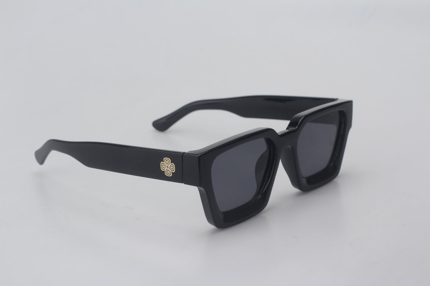 CLASSIC SUNGLASSES BLACK/GOLD