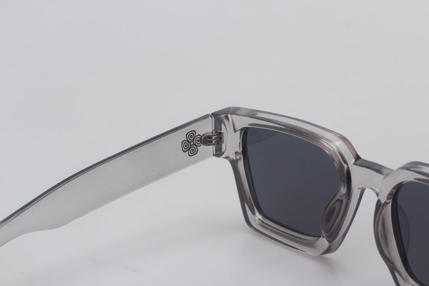 CLASSIC SUNGLASSES GREY/SILVER