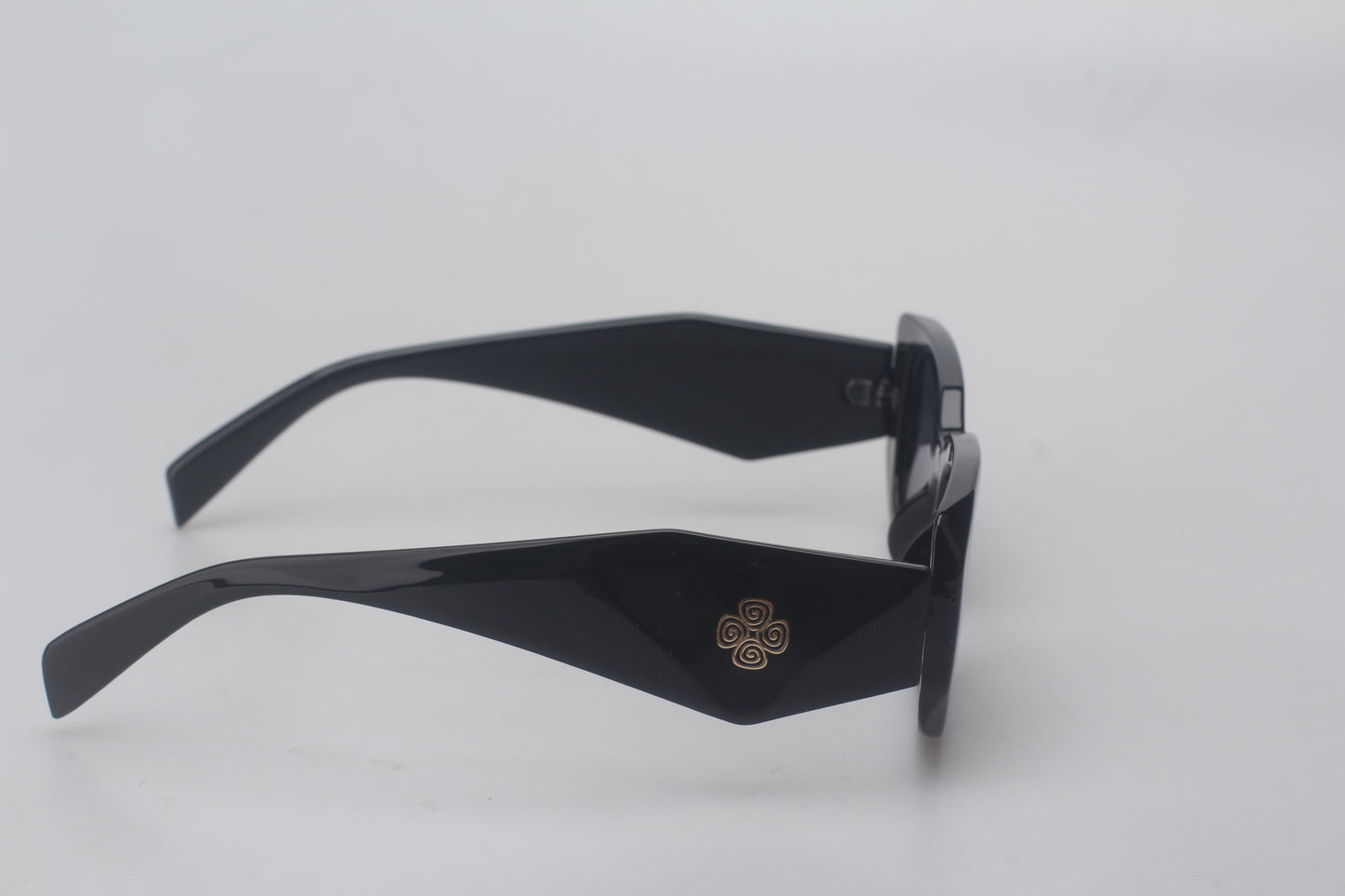 RETRO SUNGLASSES BLACK/GOLD