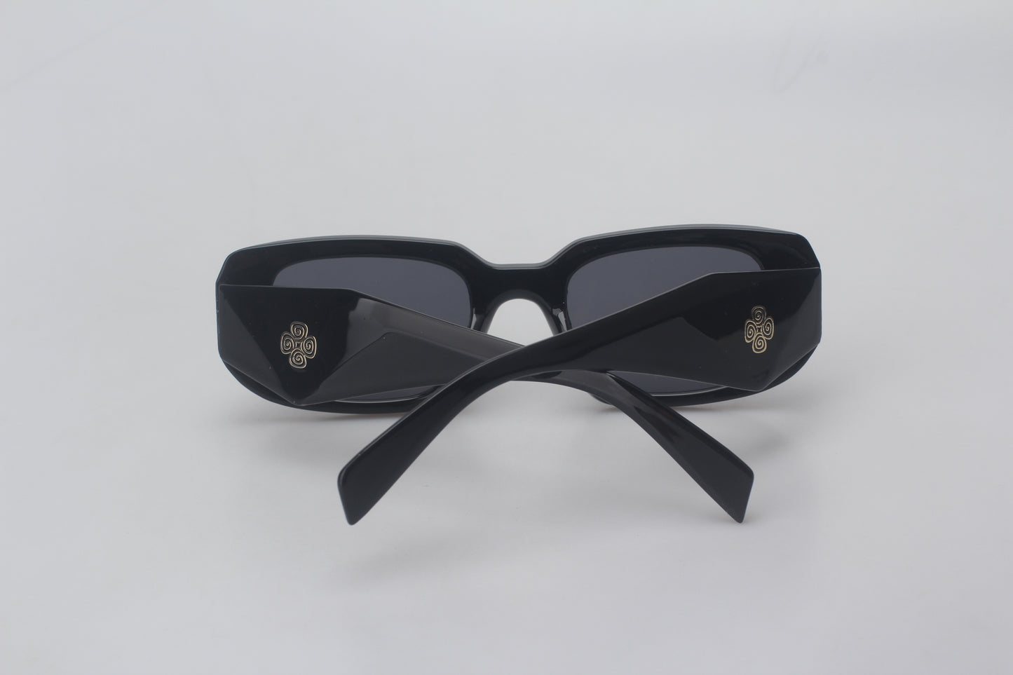 RETRO SUNGLASSES BLACK/GOLD